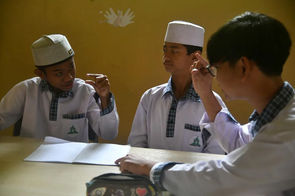 Ceramah Singkat tentang Menuntut Ilmu